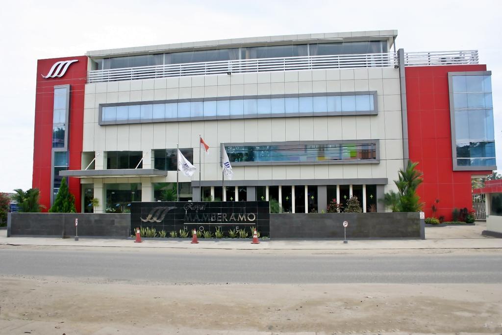 Royal Mamberamo Hotel Sorong Dış mekan fotoğraf