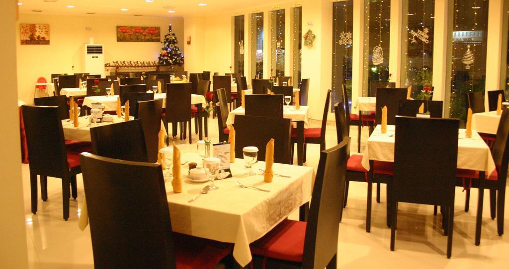 Royal Mamberamo Hotel Sorong Dış mekan fotoğraf