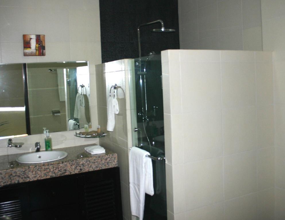 Royal Mamberamo Hotel Sorong Oda fotoğraf