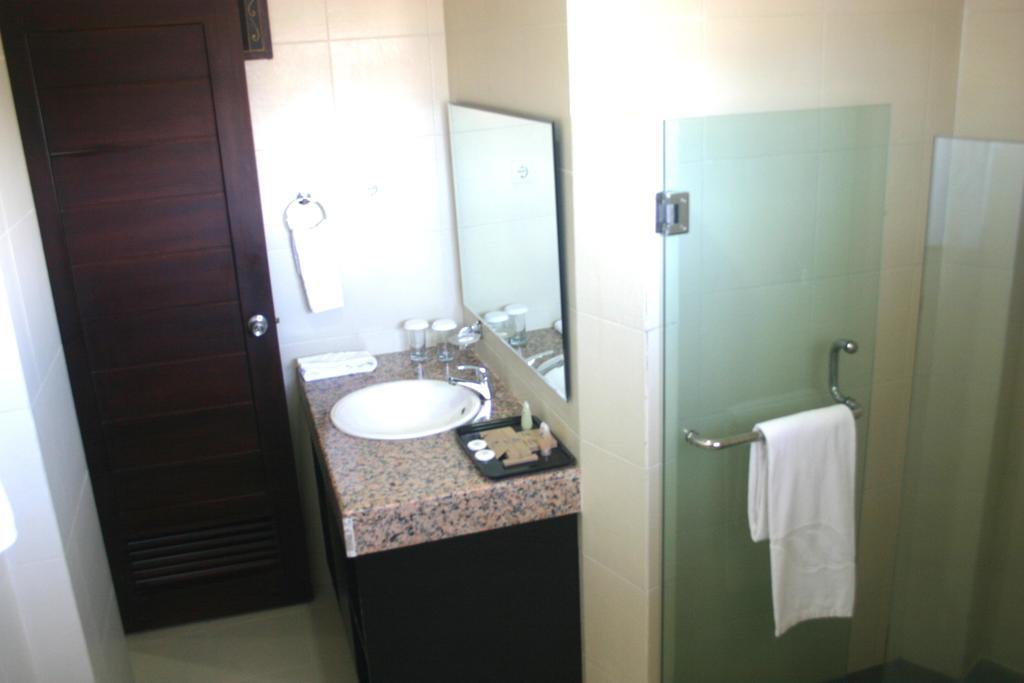 Royal Mamberamo Hotel Sorong Oda fotoğraf
