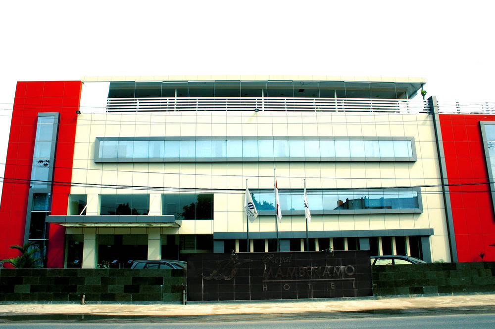 Royal Mamberamo Hotel Sorong Dış mekan fotoğraf