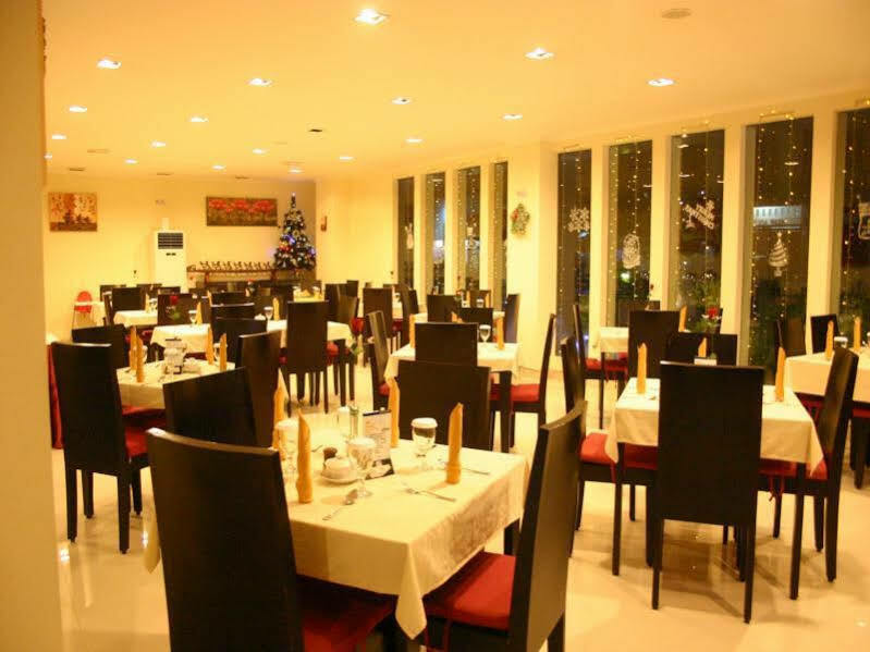 Royal Mamberamo Hotel Sorong Dış mekan fotoğraf